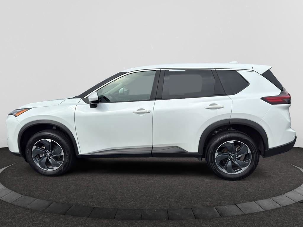 Used 2024 Nissan Rogue SV image 8