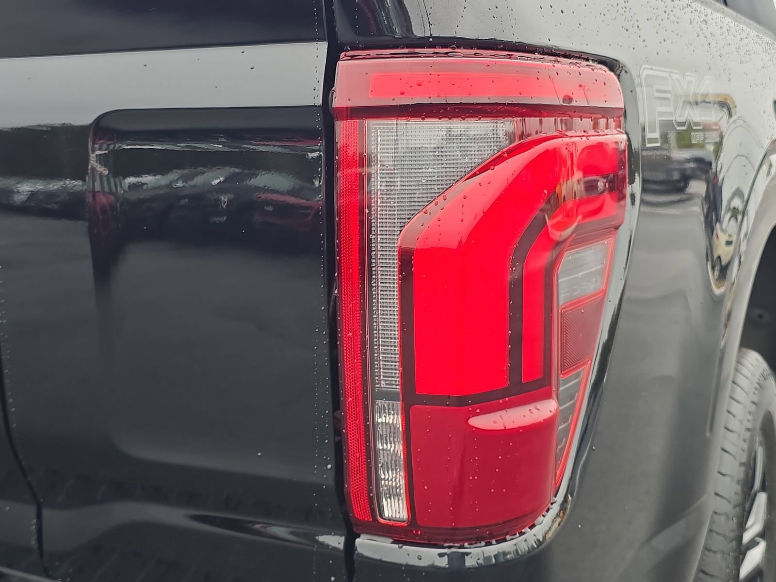 New 2025 Ford F150 Lariat w/ Equipment Group 502A High image 6