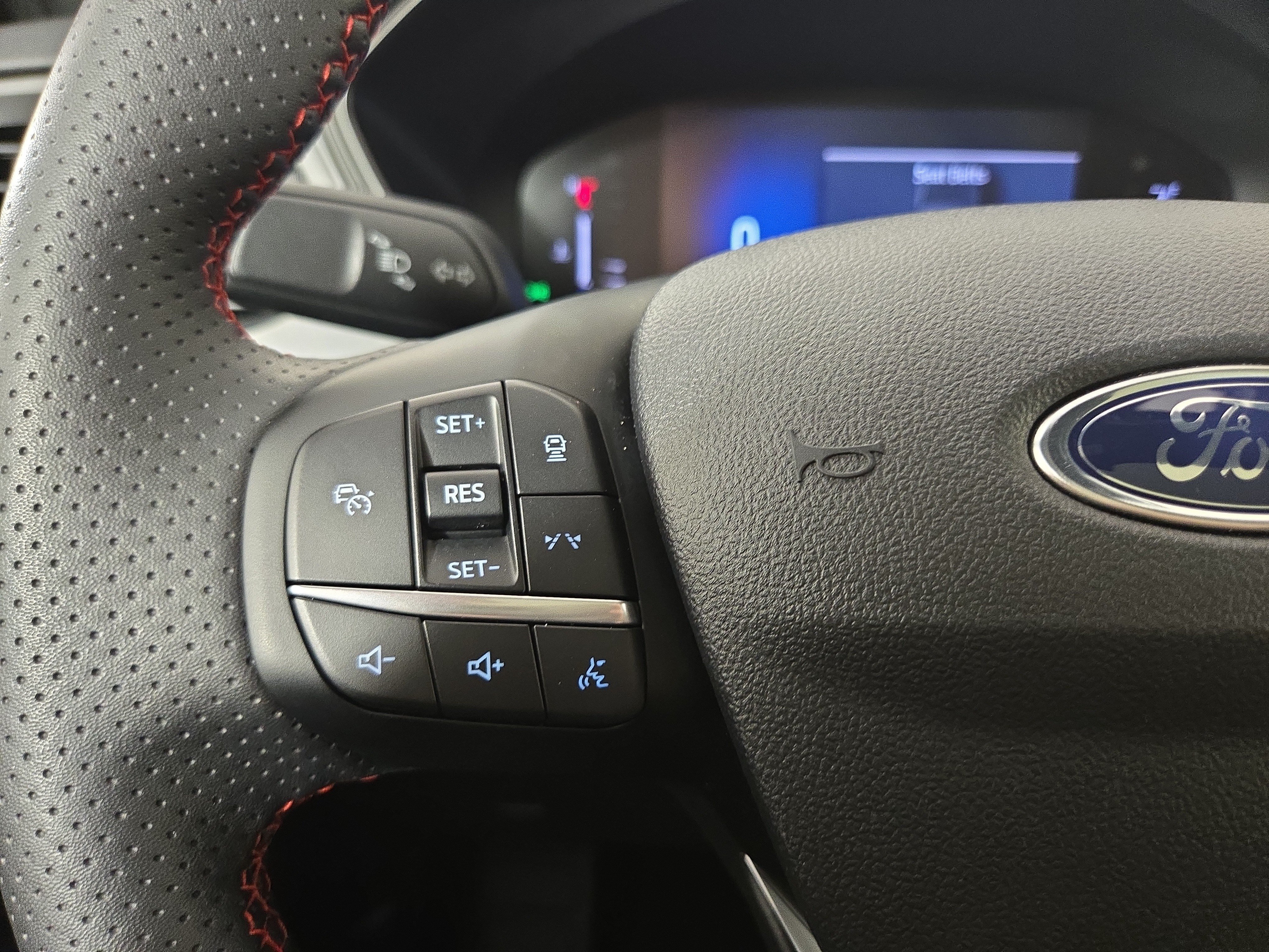Used 2024 Ford Escape ST-Line w/ Tech Pack #1 AWD/4WD image 15