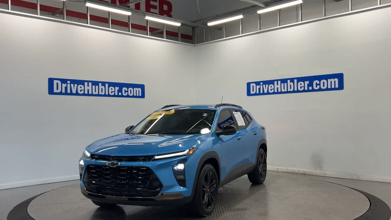 Used 2025 Chevrolet Trax ACTIV w/ Sunroof Package FWD image 6