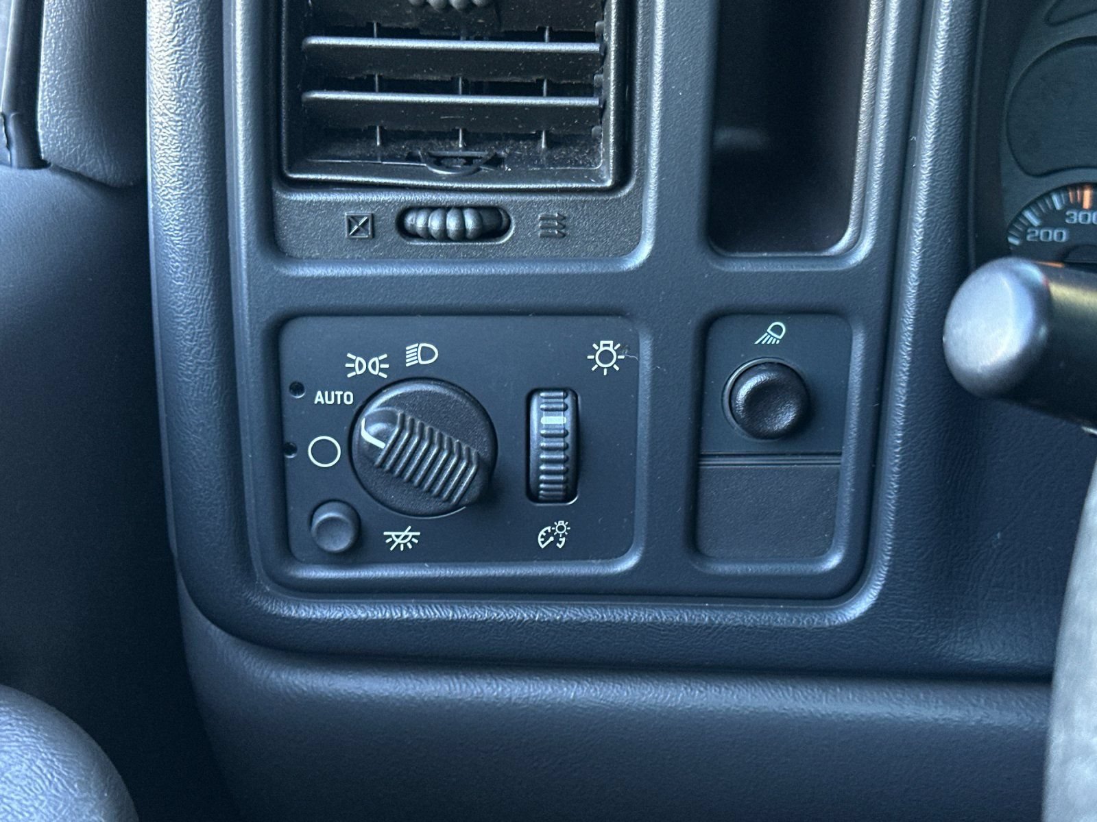 Used 2003 Chevrolet Silverado 2500 W/T RWD image 21