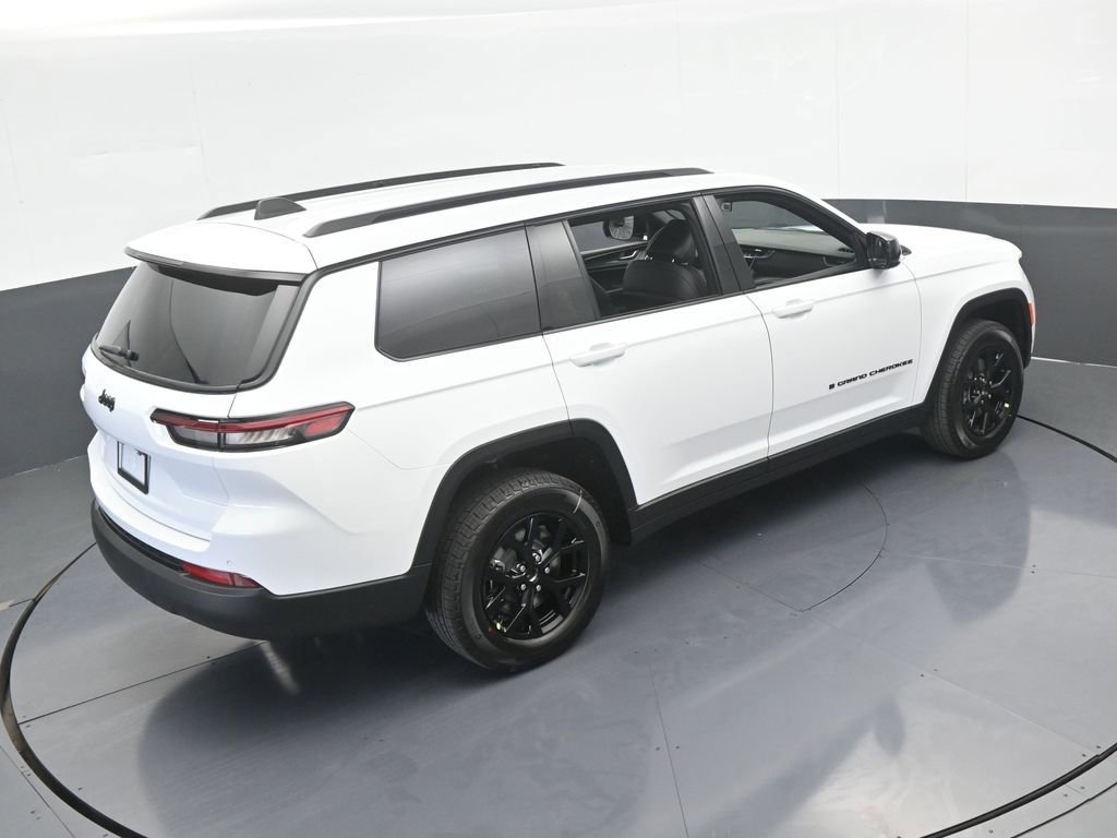 Used 2025 Jeep Grand Cherokee L Laredo image 43