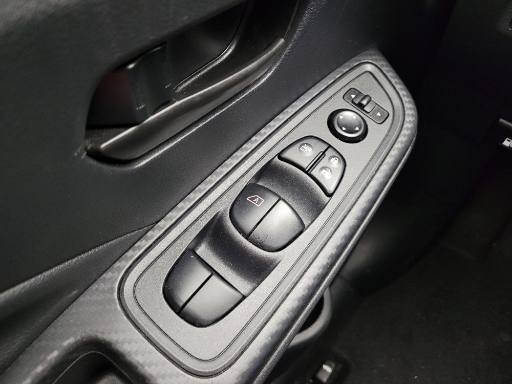 Used 2025 Nissan Versa S FWD image 27