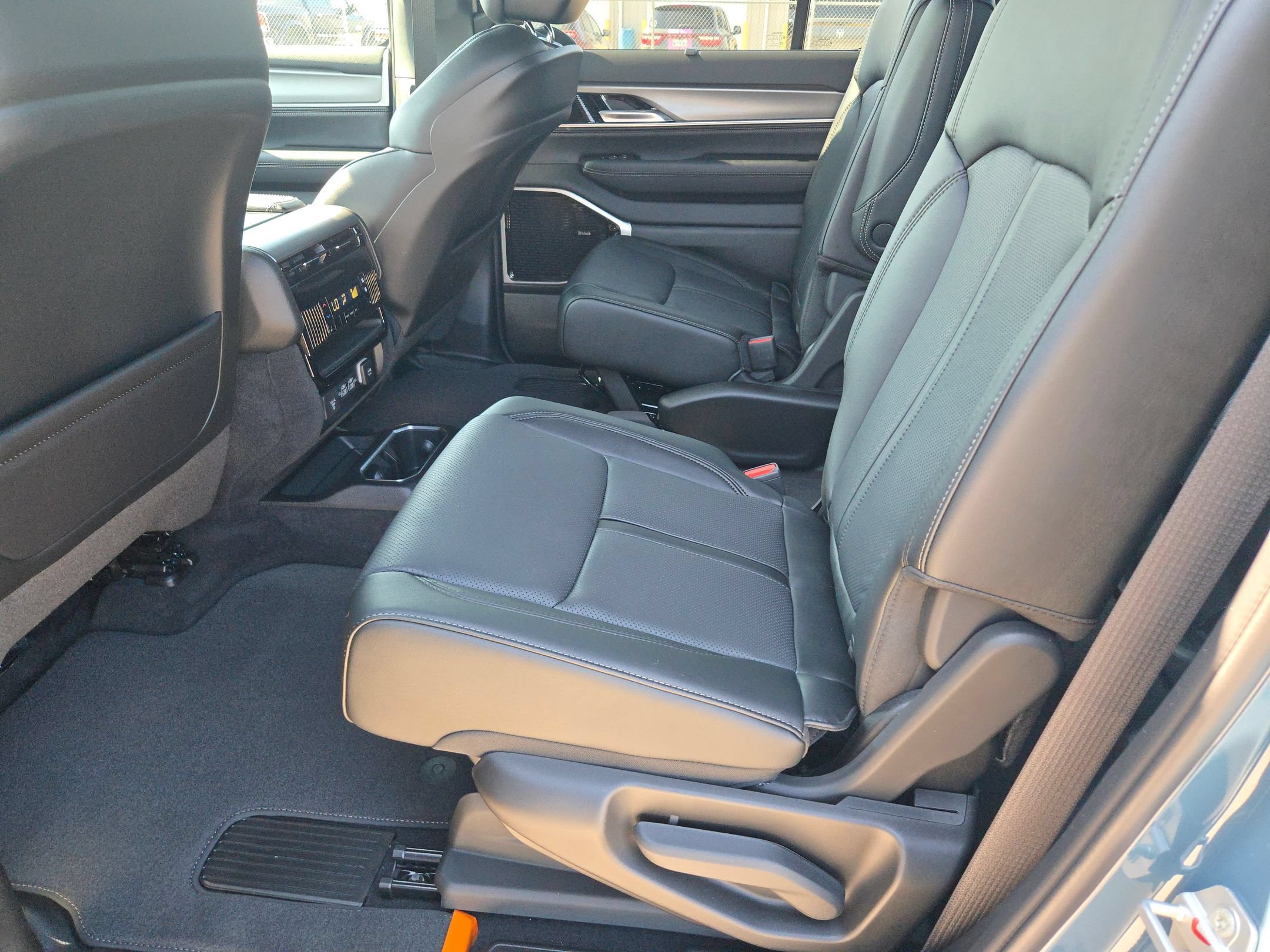 New 2026 Jeep Grand Wagoneer Limited AWD/4WD image 12
