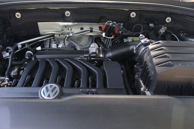 Used 2022 Volkswagen Atlas SEL Premium image 3
