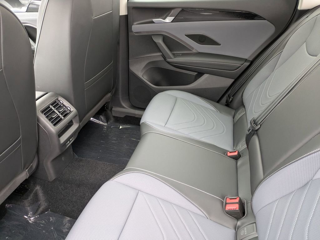 New 2026 Volkswagen Tiguan SE image 28