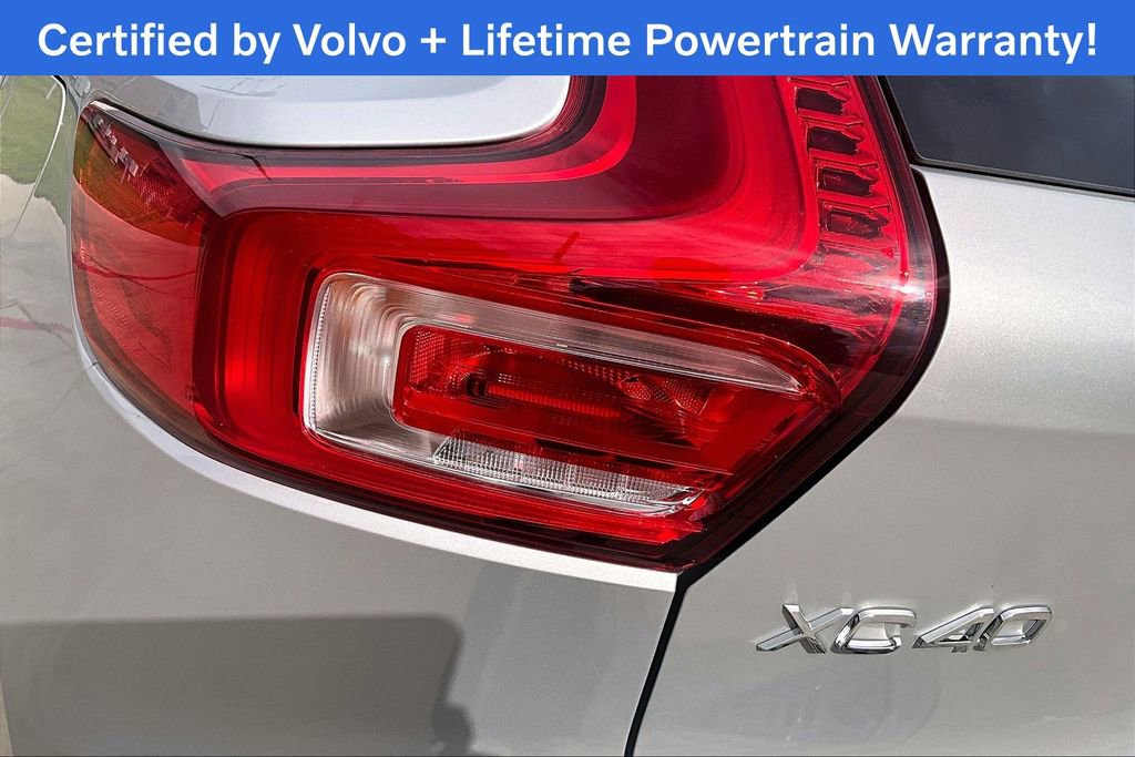 Used 2023 Volvo XC40 Recharge Ultimate image 40