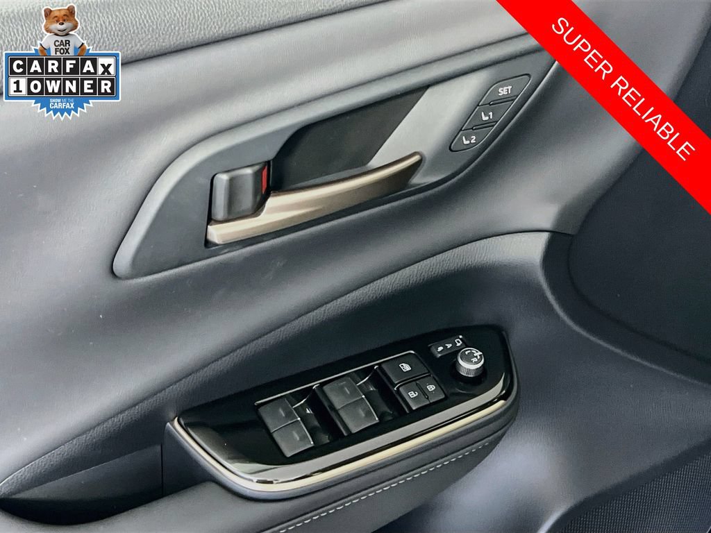 Used 2025 Toyota Crown Signia w/ Advanced Technology Package AWD/4WD image 17