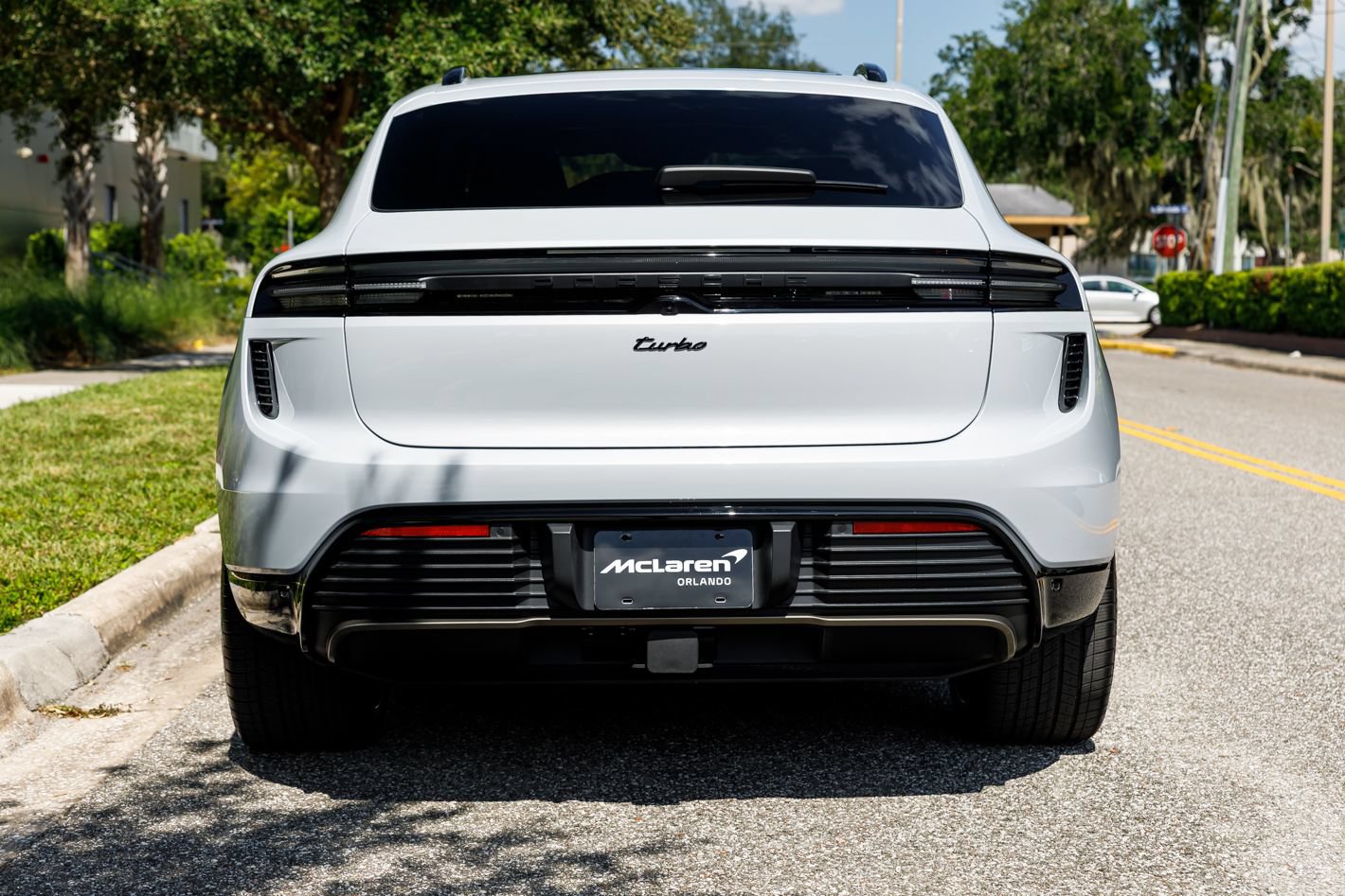 Used 2025 Porsche Macan Turbo Electric AWD/4WD image 7
