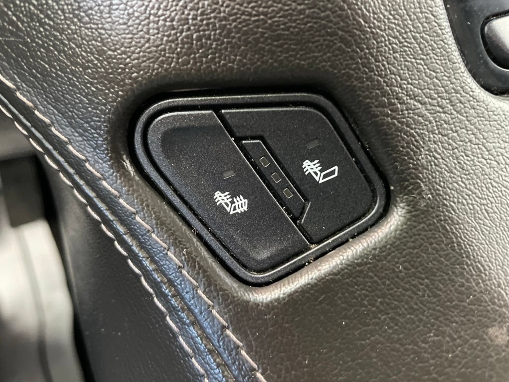 Used 2019 Chevrolet Suburban LT AWD/4WD image 17