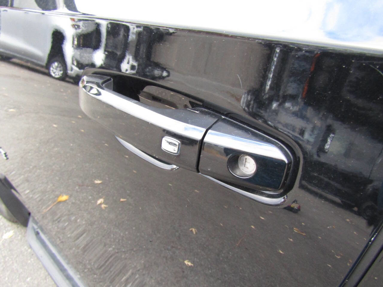Used 2021 Chevrolet Tahoe RST AWD/4WD image 38