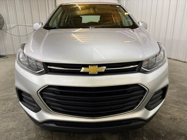 Used 2017 Chevrolet Trax LS FWD image 2