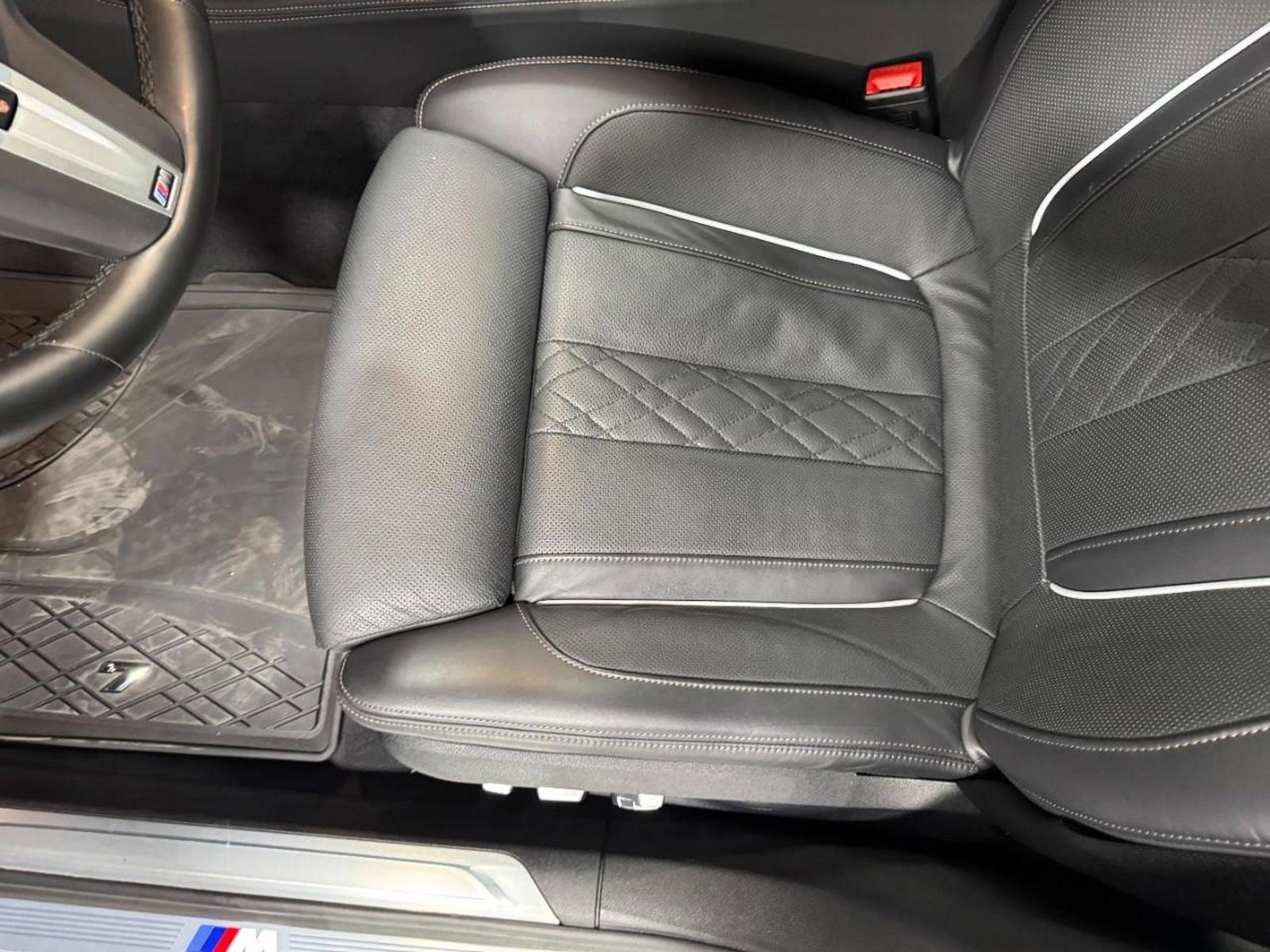 Used 2022 BMW 750i xDrive w/ Executive Package image 31