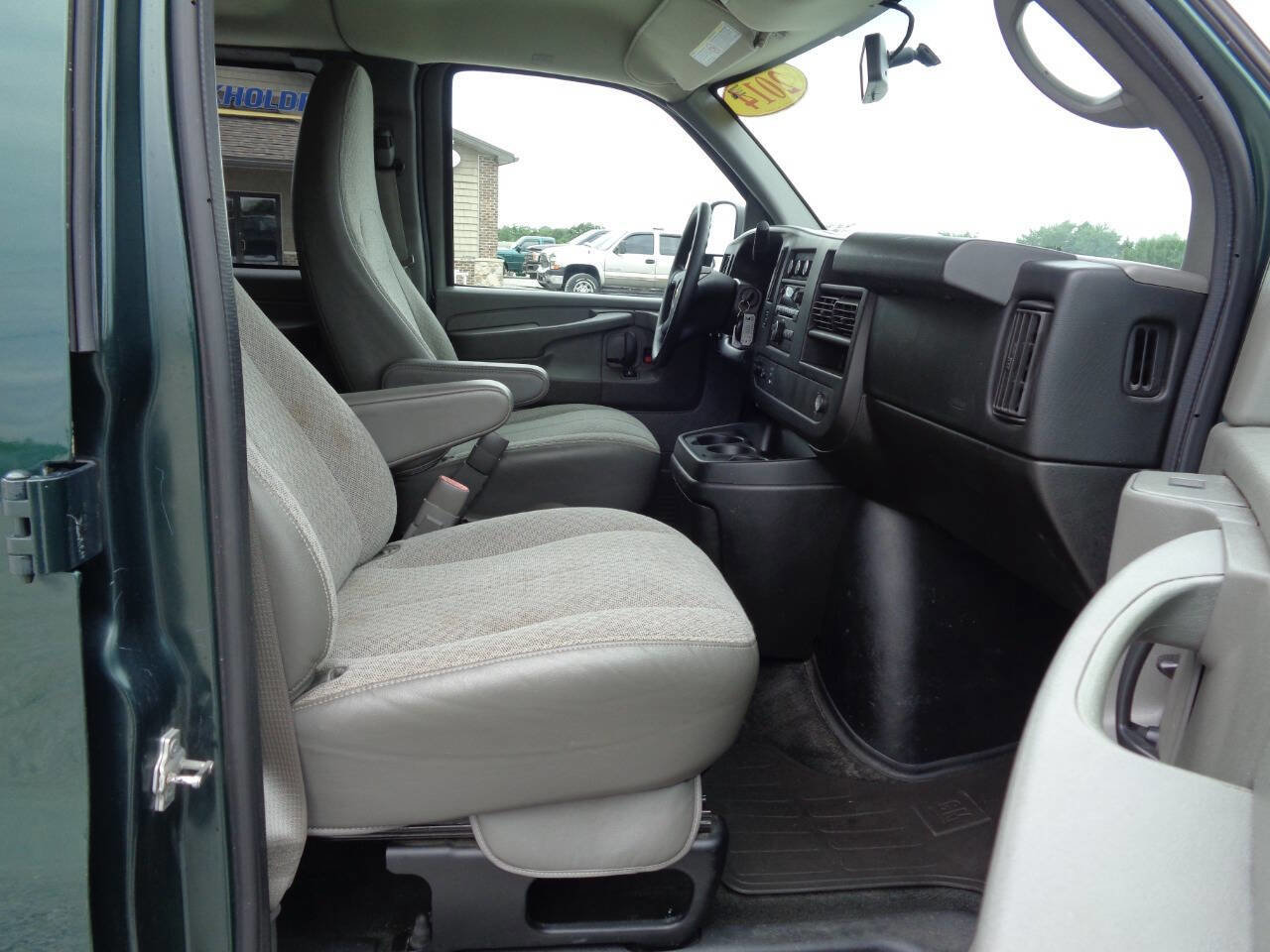 Used 2014 Chevrolet Express 3500 LT w/ LT Preferred Equipment Group image 27