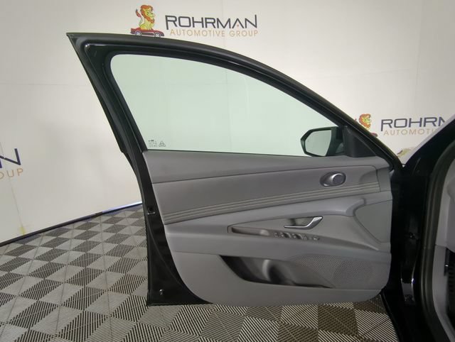 New 2026 Hyundai Elantra SEL Sport Premium FWD image 17