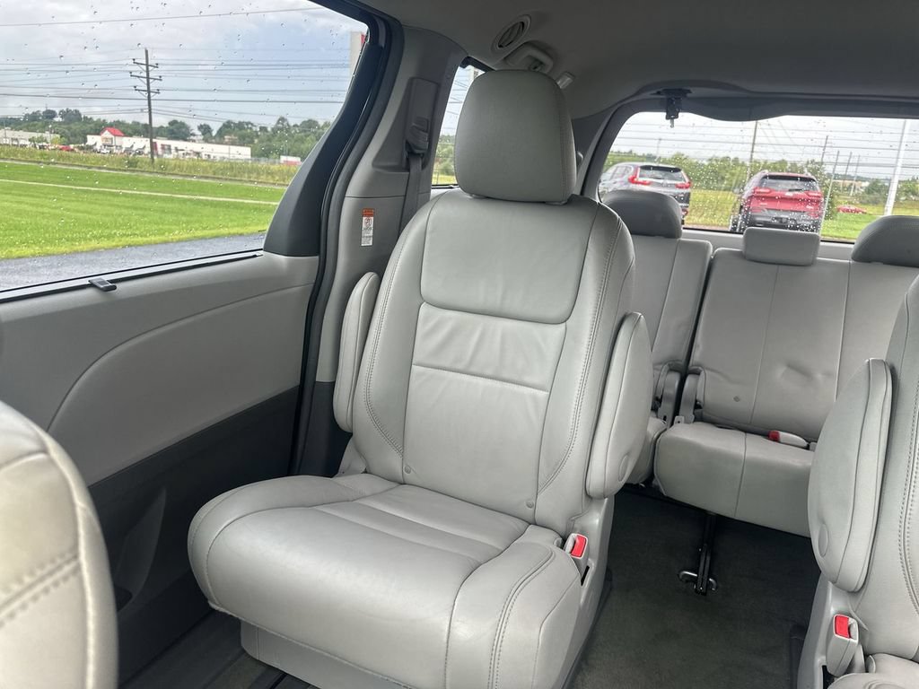 Used 2015 Toyota Sienna XLE Premium AWD/4WD image 12