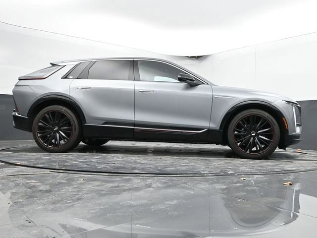 New 2025 Cadillac Lyriq Luxury w/ LPO, Red Accent Package image 41