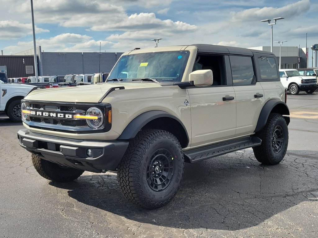 New 2026 Ford Bronco Outer Banks w/ Sasquatch Package AWD/4WD image 8