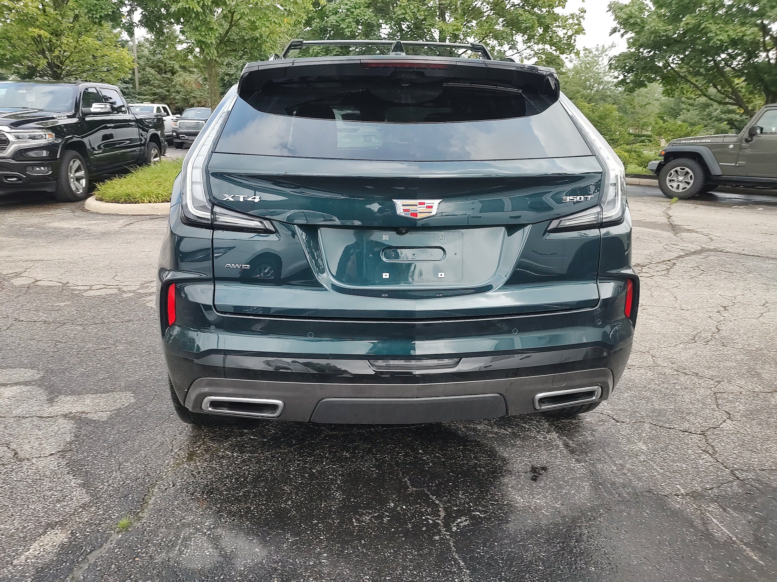Used 2025 Cadillac XT4 Sport AWD/4WD image 5