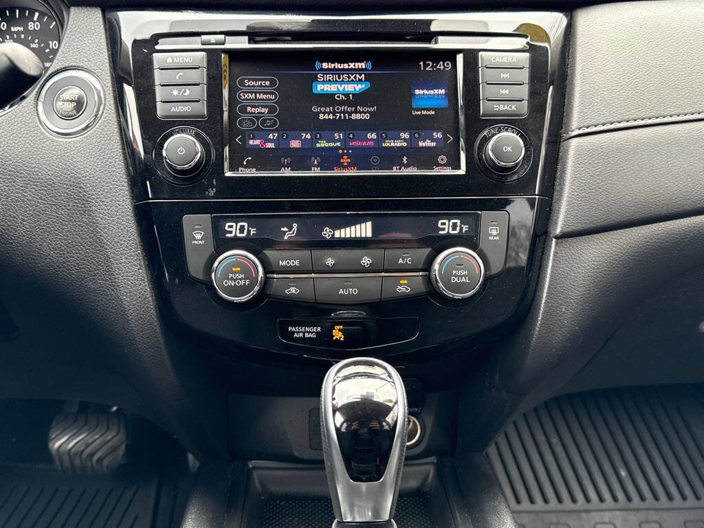 Used 2020 Nissan Rogue SV FWD image 17