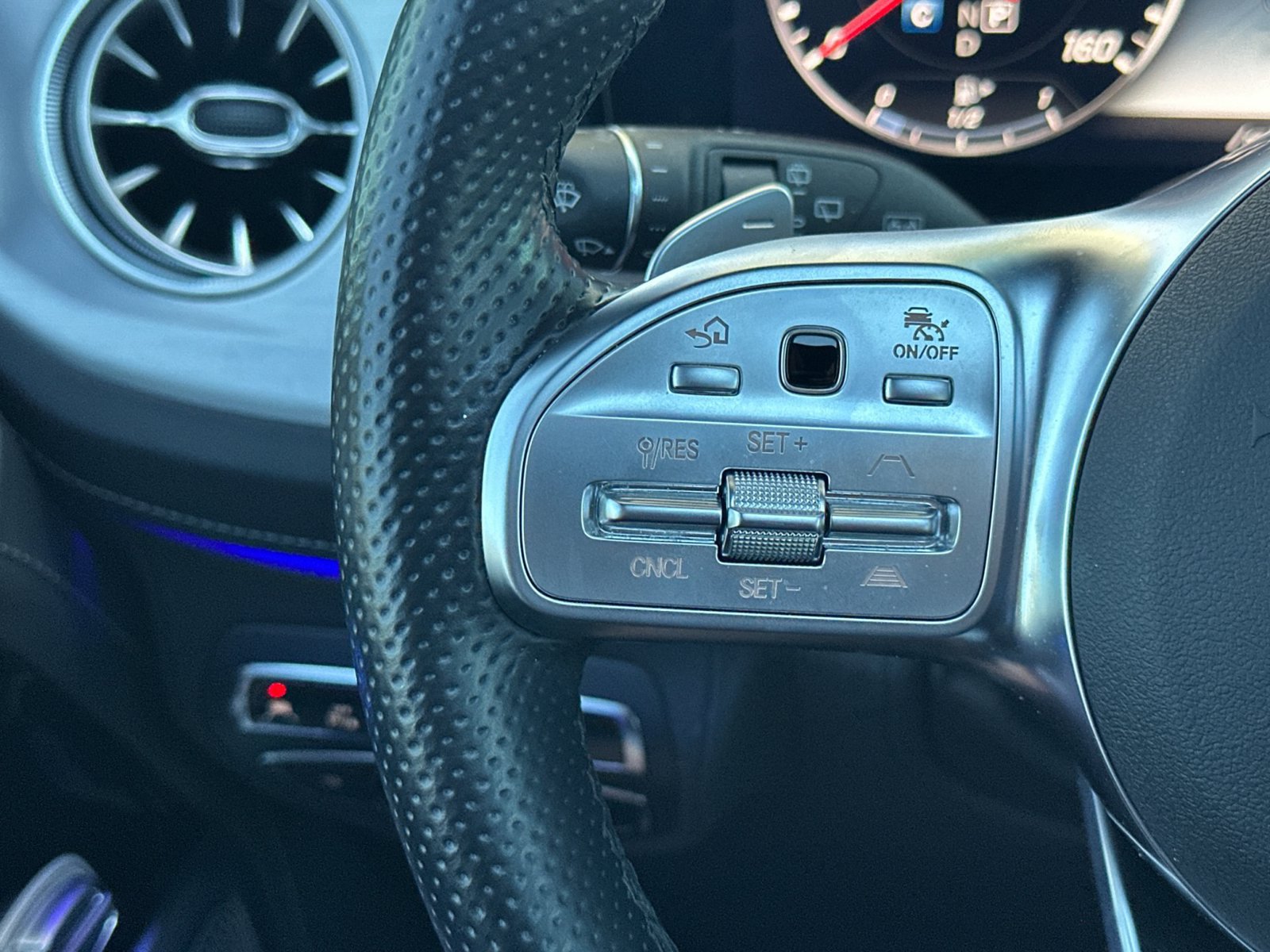 Used 2023 Mercedes-Benz G 550 image 29