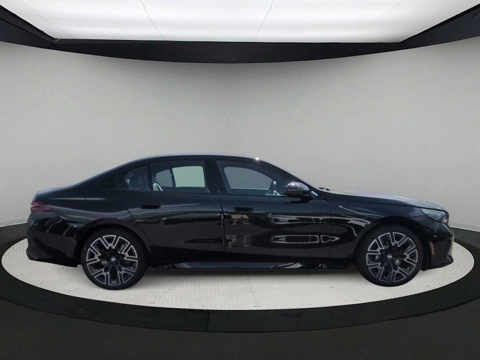 Used 2027 BMW 530i xDrive w/ M Sport Package AWD/4WD image 9