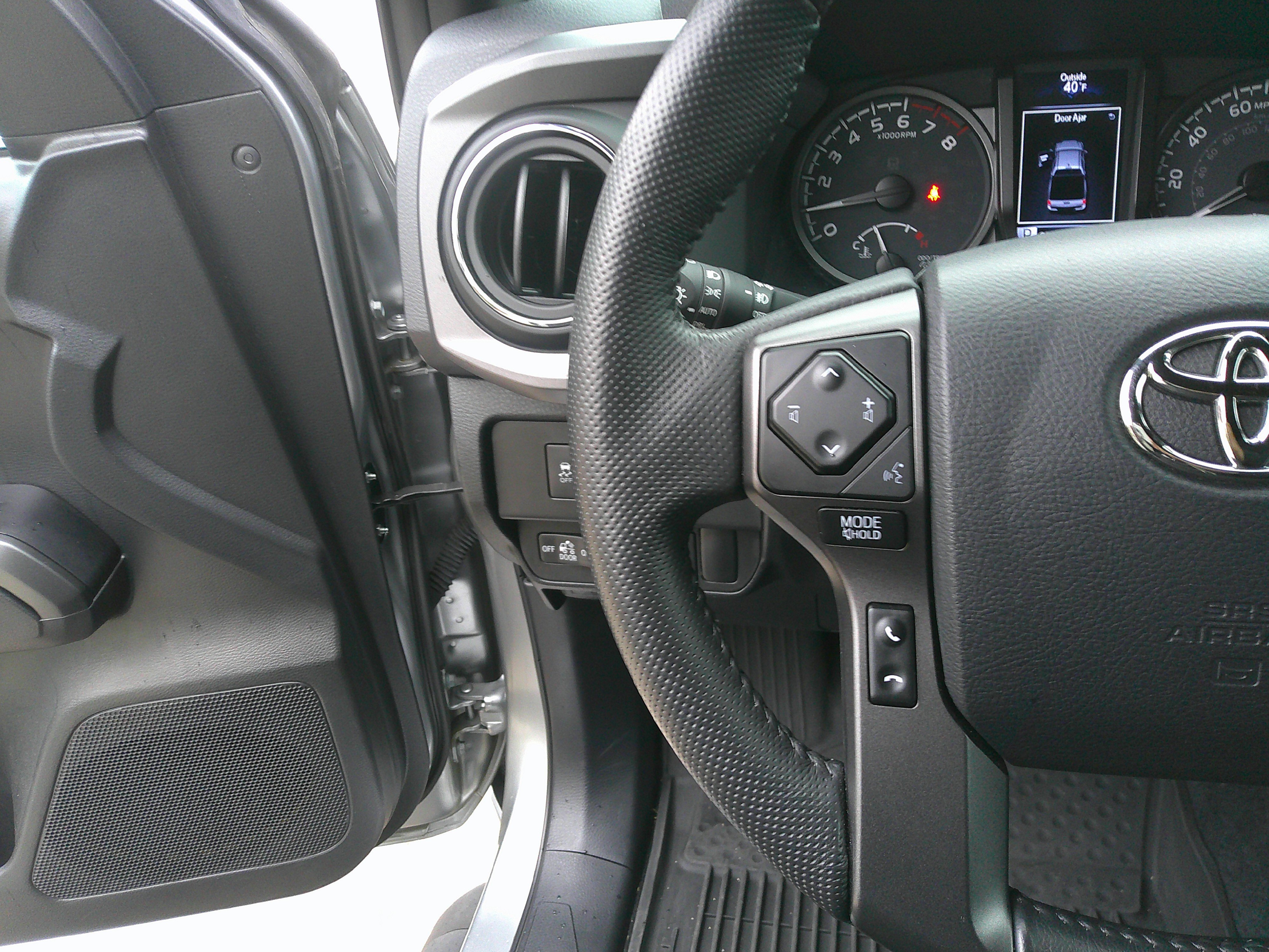 Used 2023 Toyota Tacoma TRD Off-Road image 24