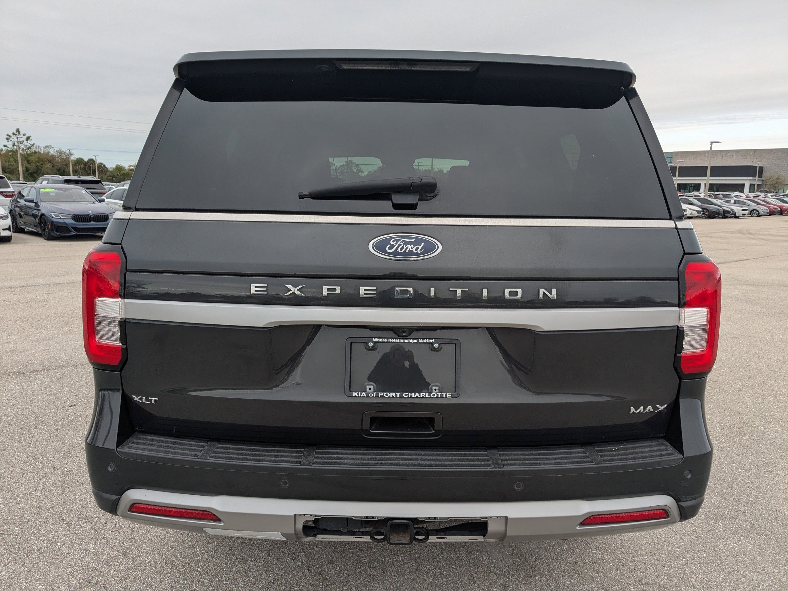 Used 2023 Ford Expedition Max XLT image 5