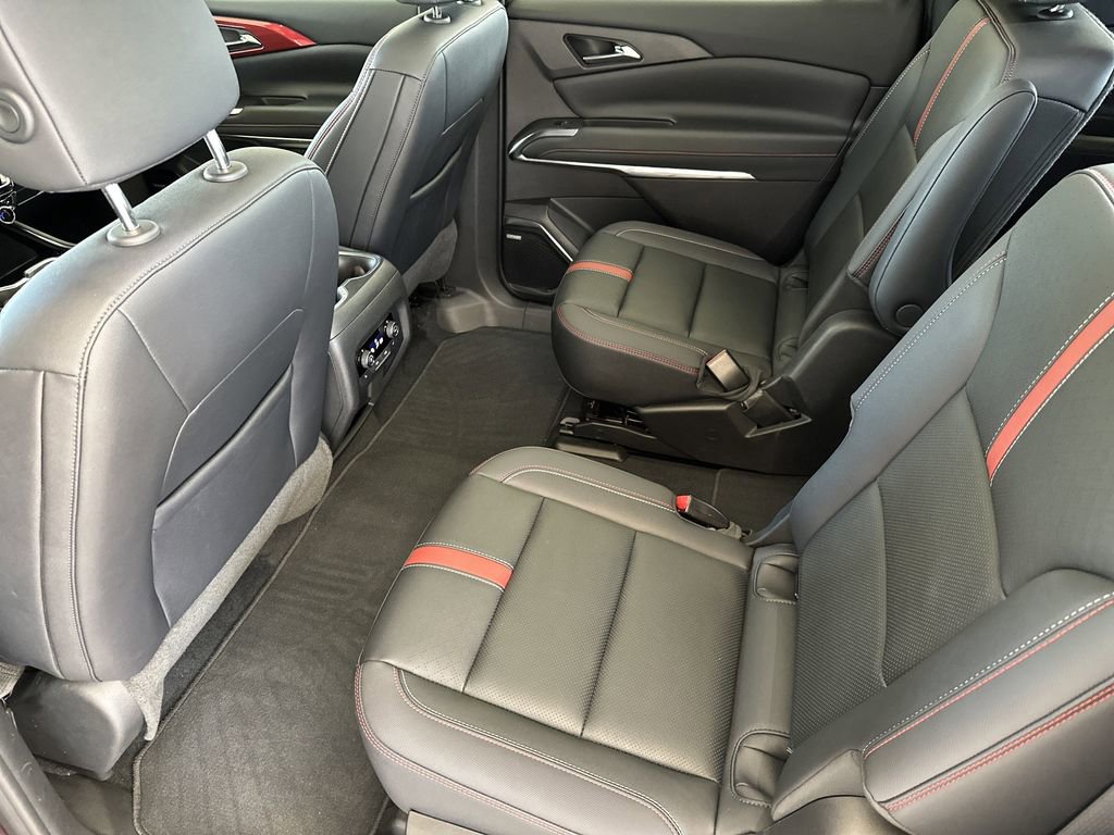 Certified 2024 Chevrolet Traverse RS image 32