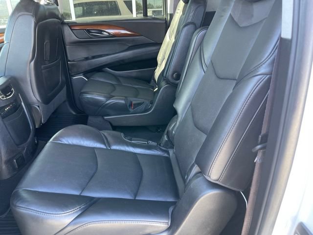 Used 2016 Cadillac Escalade ESV Luxury AWD/4WD image 13