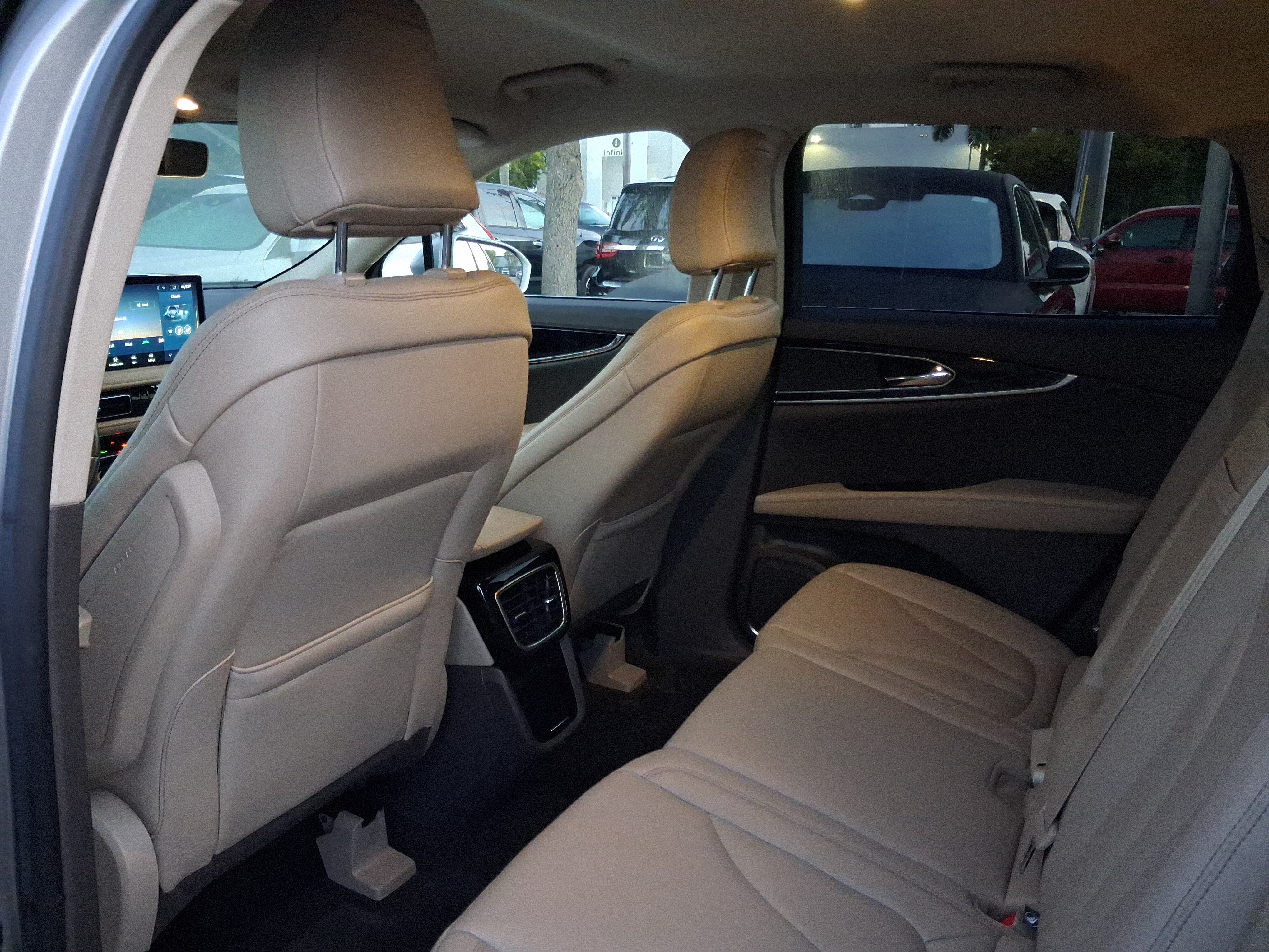 Certified 2023 Lincoln Nautilus FWD w/ Premium Package image 5