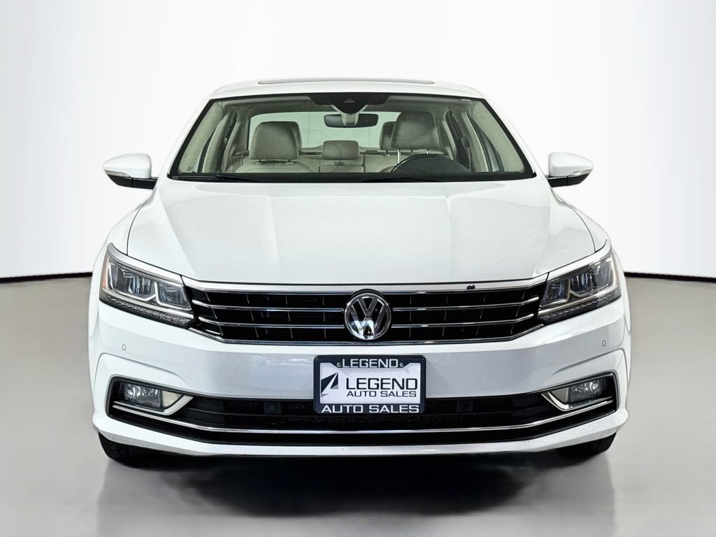 Used 2017 Volkswagen Passat 1.8T SEL Premium FWD image 2