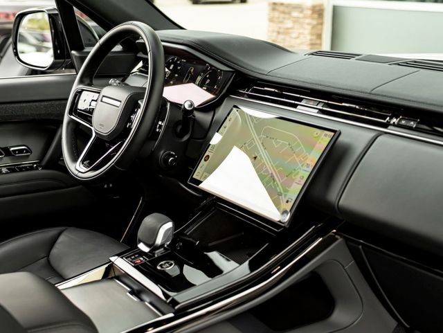 Used 2025 Land Rover Range Rover Sport Dynamic SE image 31