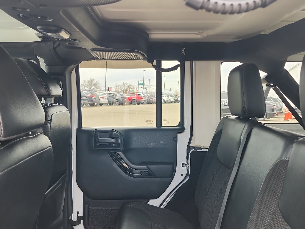 Used 2017 Jeep Wrangler Unlimited Sahara image 13