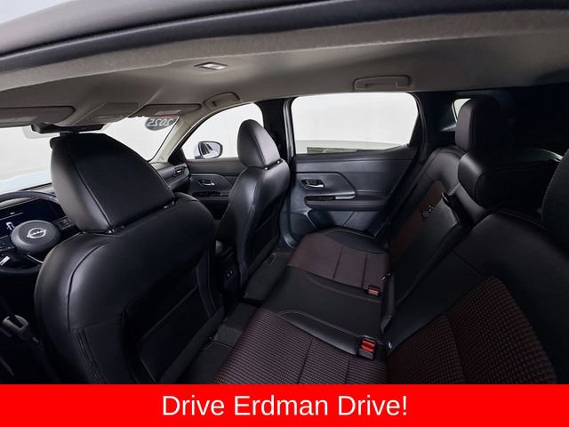 Used 2025 Nissan Kicks SR FWD image 10