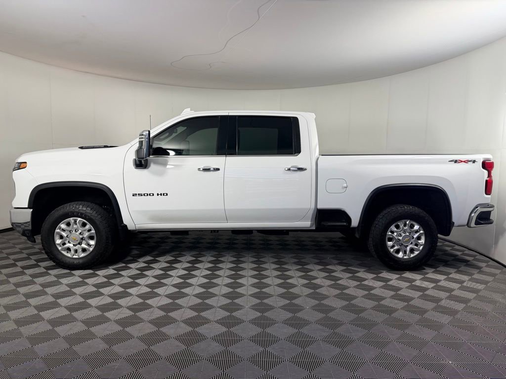 Used 2024 Chevrolet Silverado 2500 LTZ AWD/4WD image 11