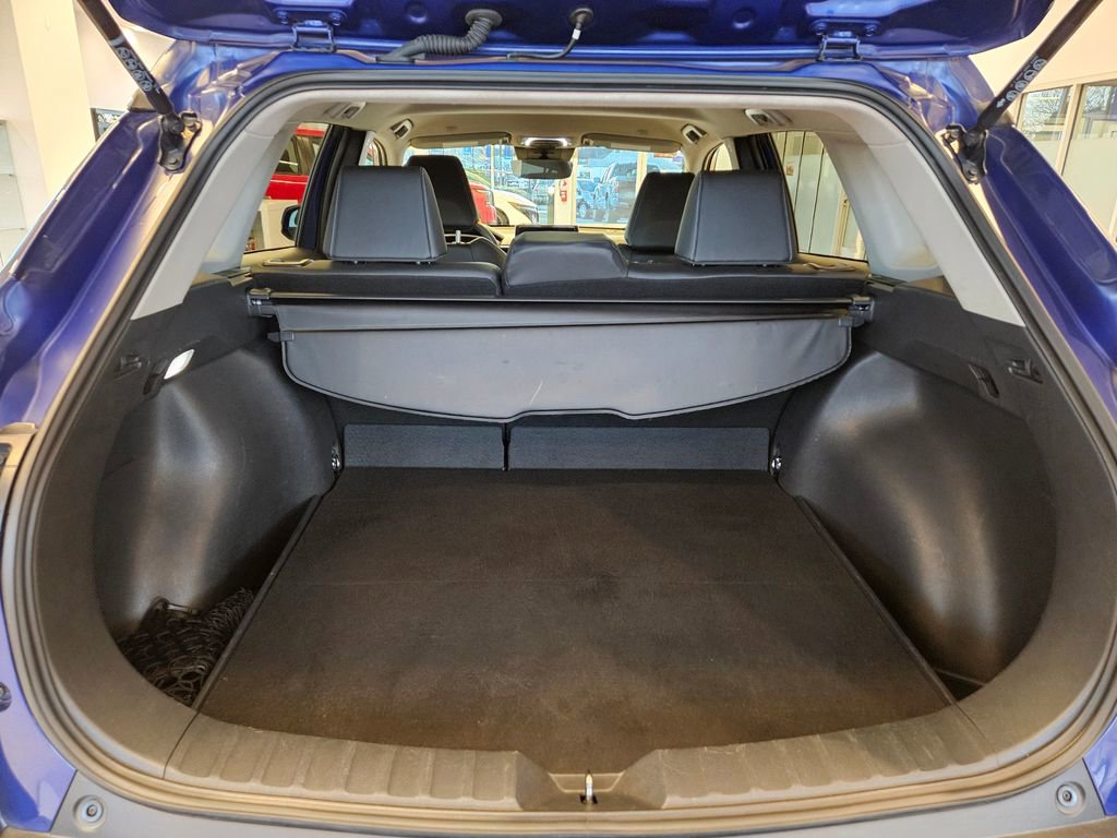 Used 2024 Toyota Corolla Cross XLE image 31