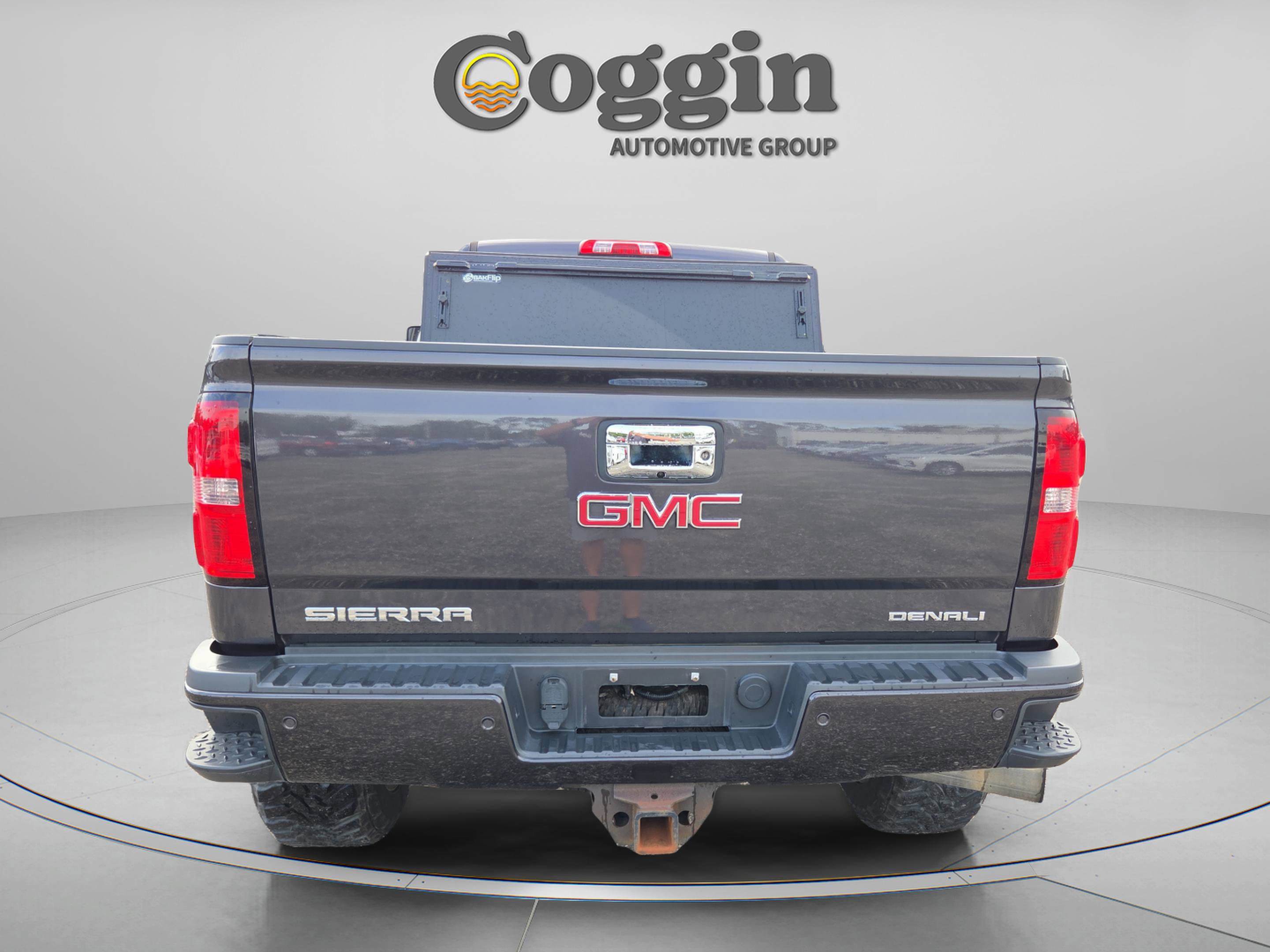 Used 2016 GMC Sierra 2500 Denali w/ Duramax Plus Package AWD/4WD image 4