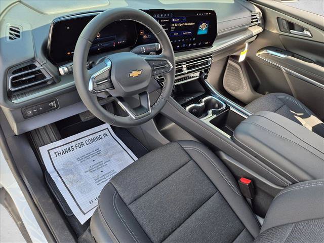 New 2027 Chevrolet Traverse LT FWD image 3