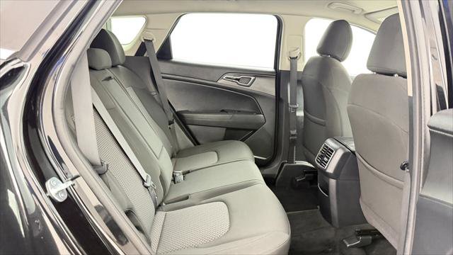 Used 2024 Kia Sportage LX image 17