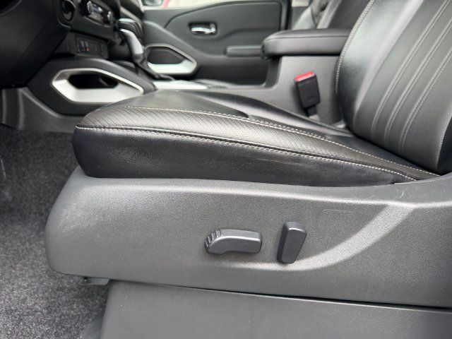Used 2024 Nissan Frontier SL w/ Technology Package AWD/4WD image 26