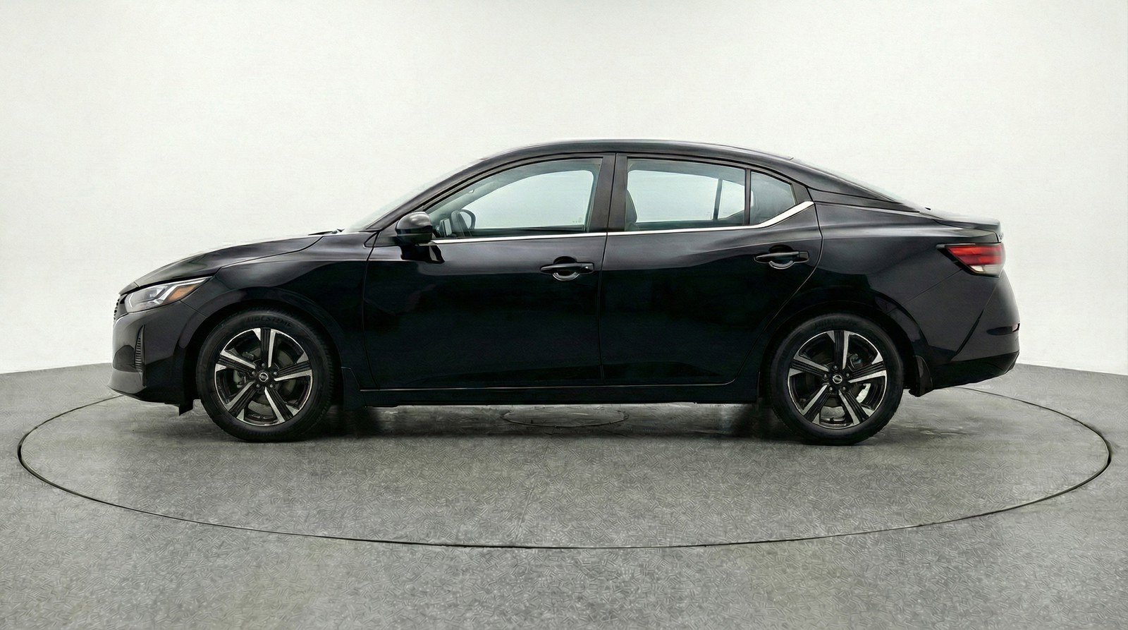 Used 2025 Nissan Sentra SV image 5