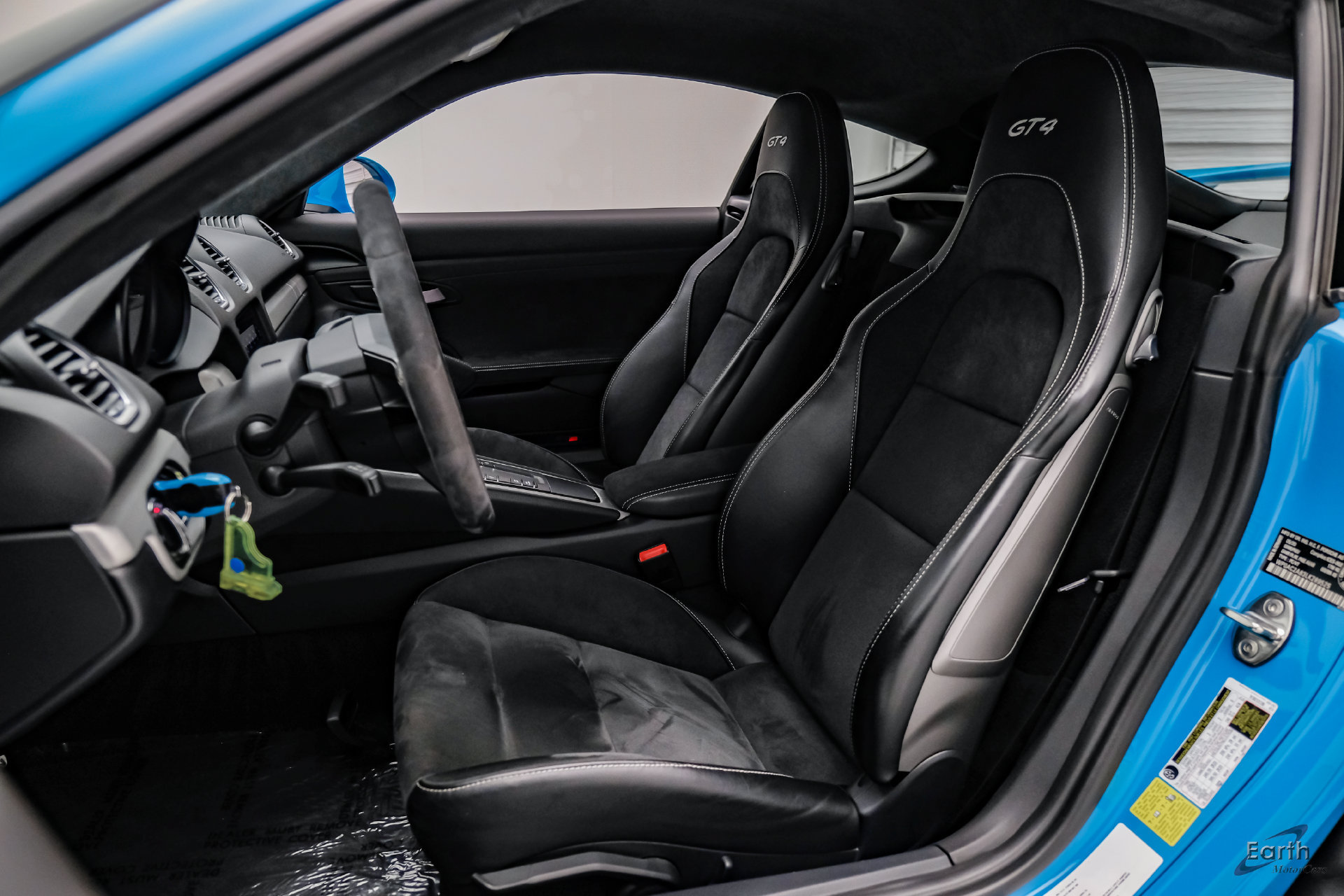 Used 2020 Porsche 718 Cayman GT4 RWD image 41