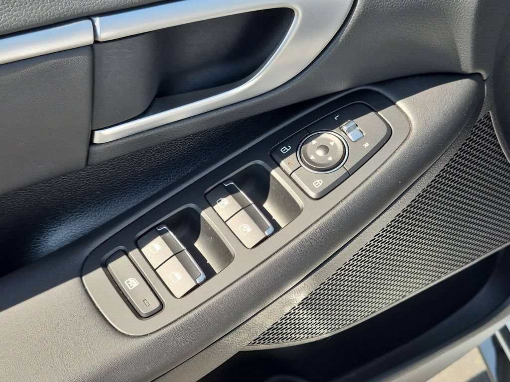 Used 2025 Hyundai Sonata SEL FWD image 13