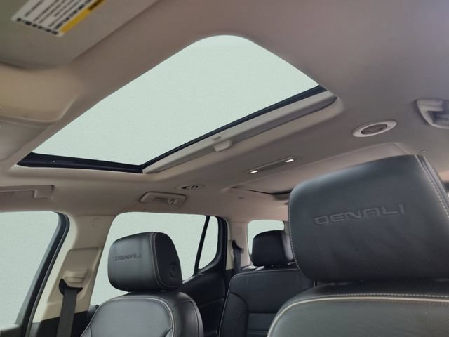Used 2020 GMC Acadia Denali w/ Technology Package FWD image 27