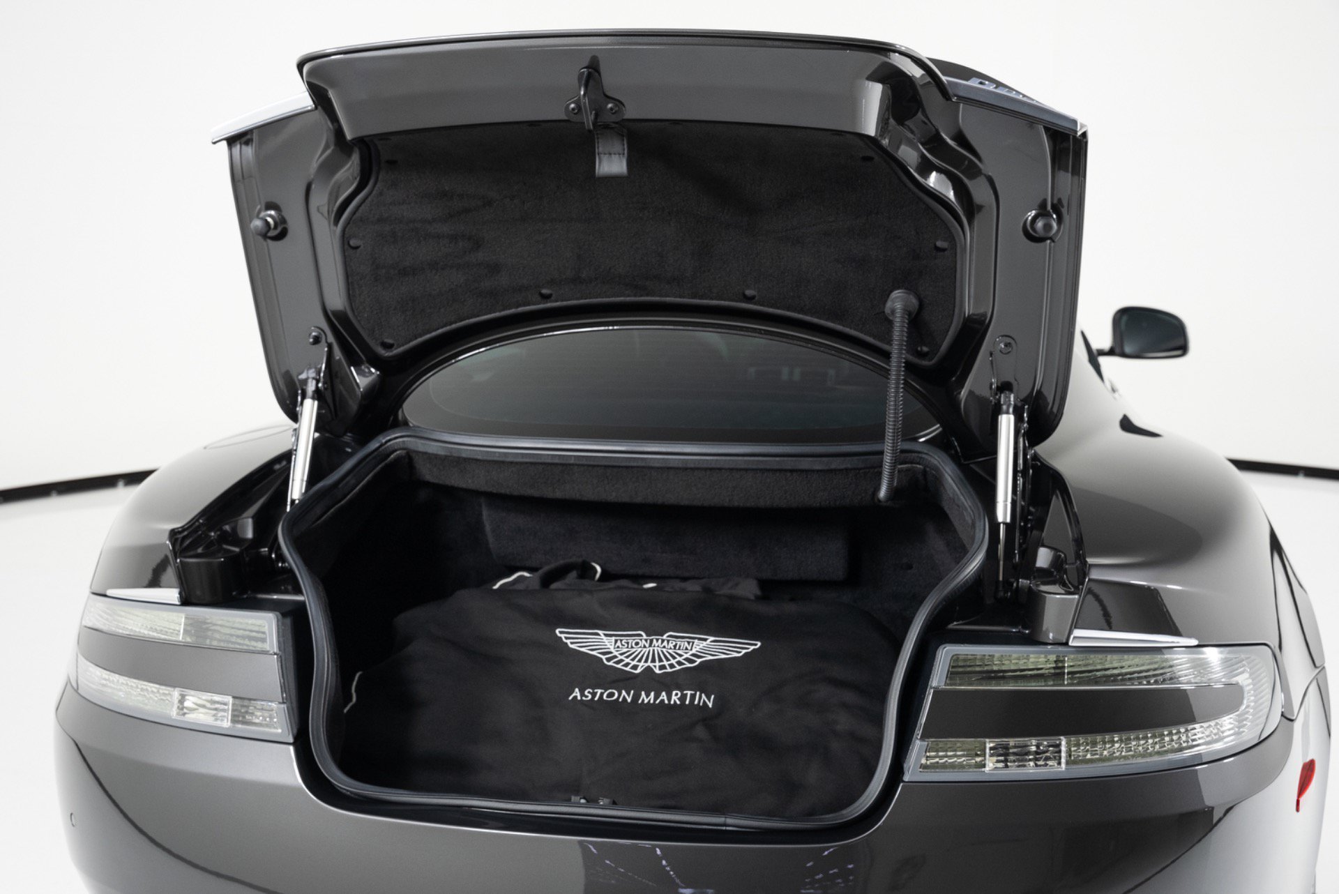 Used 2011 Aston Martin DBS Coupe RWD image 33