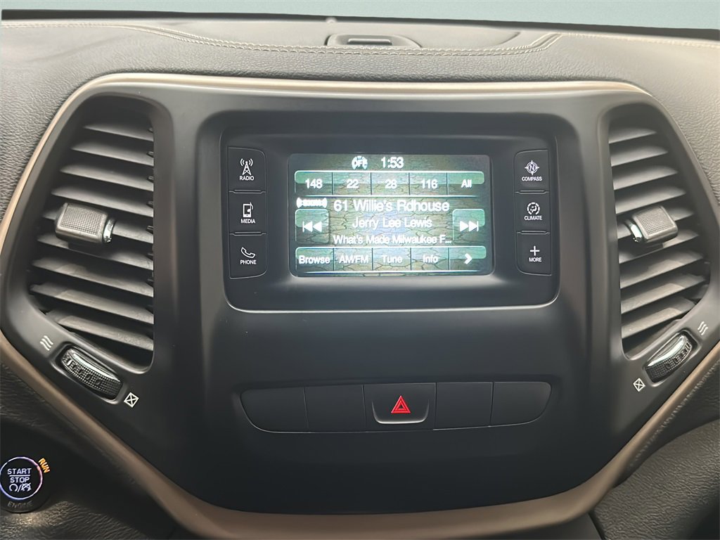 Used 2014 Jeep Cherokee Latitude w/ Comfort/Convenience Group image 17