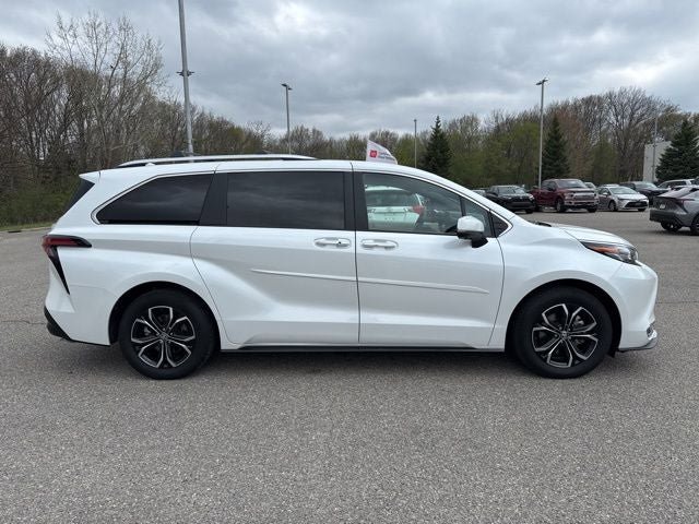 Certified 2025 Toyota Sienna Platinum AWD/4WD image 12