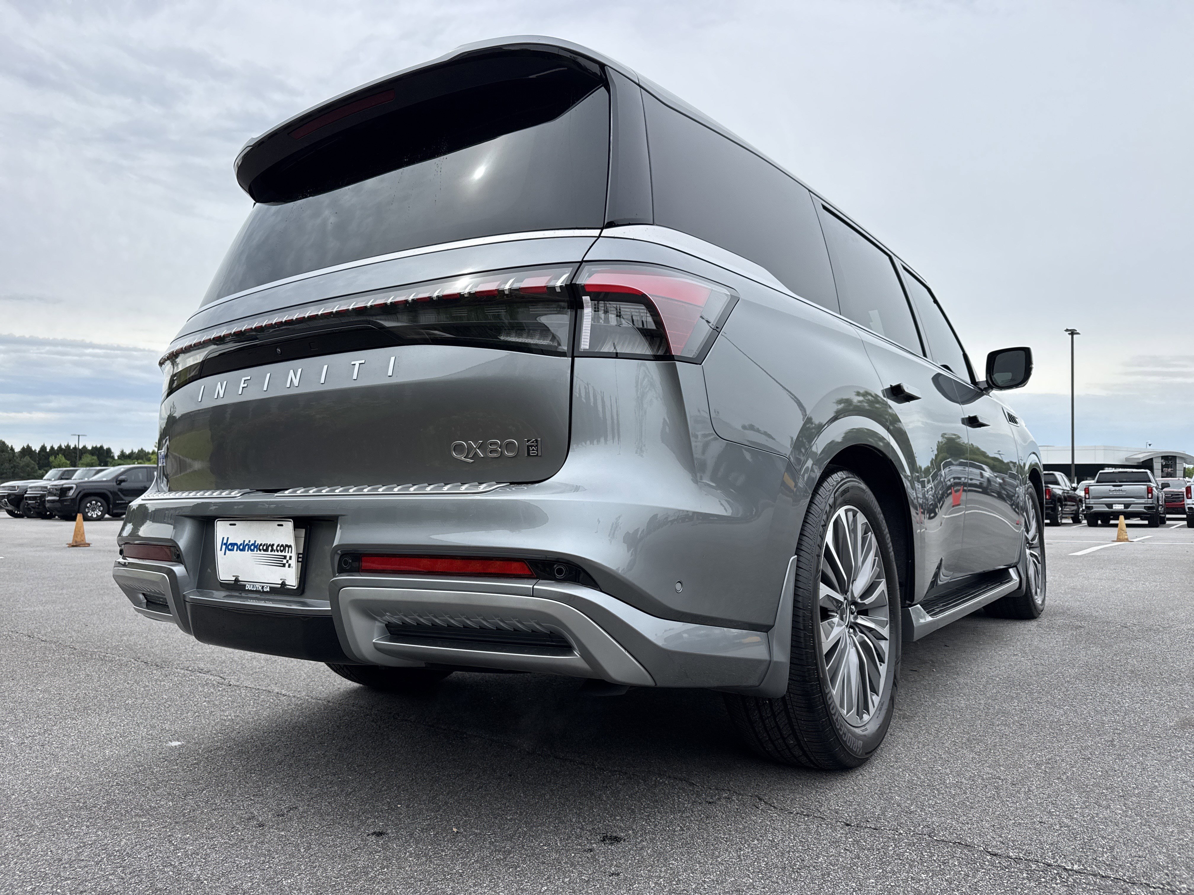 Used 2025 INFINITI QX80 Sensory w/ Exterior Package AWD/4WD image 10
