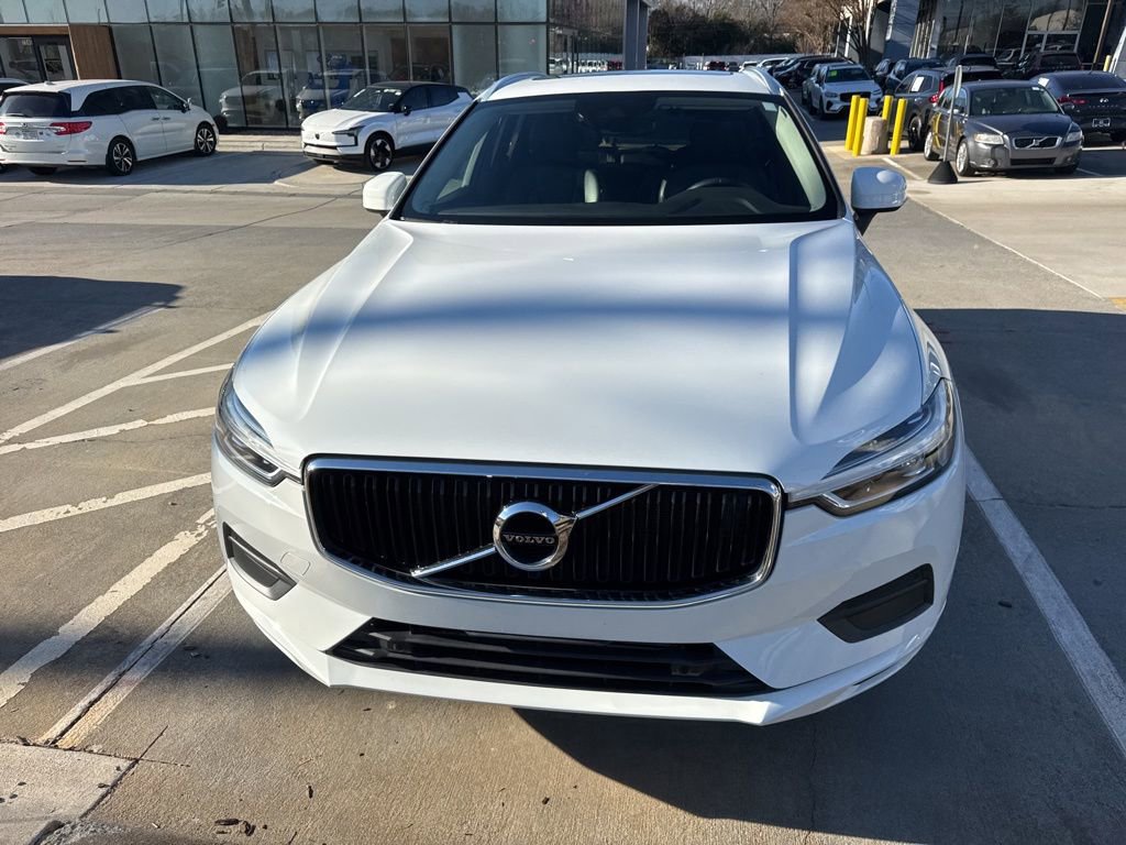 Used 2019 Volvo XC60 T5 Momentum w/ Premium Package image 2